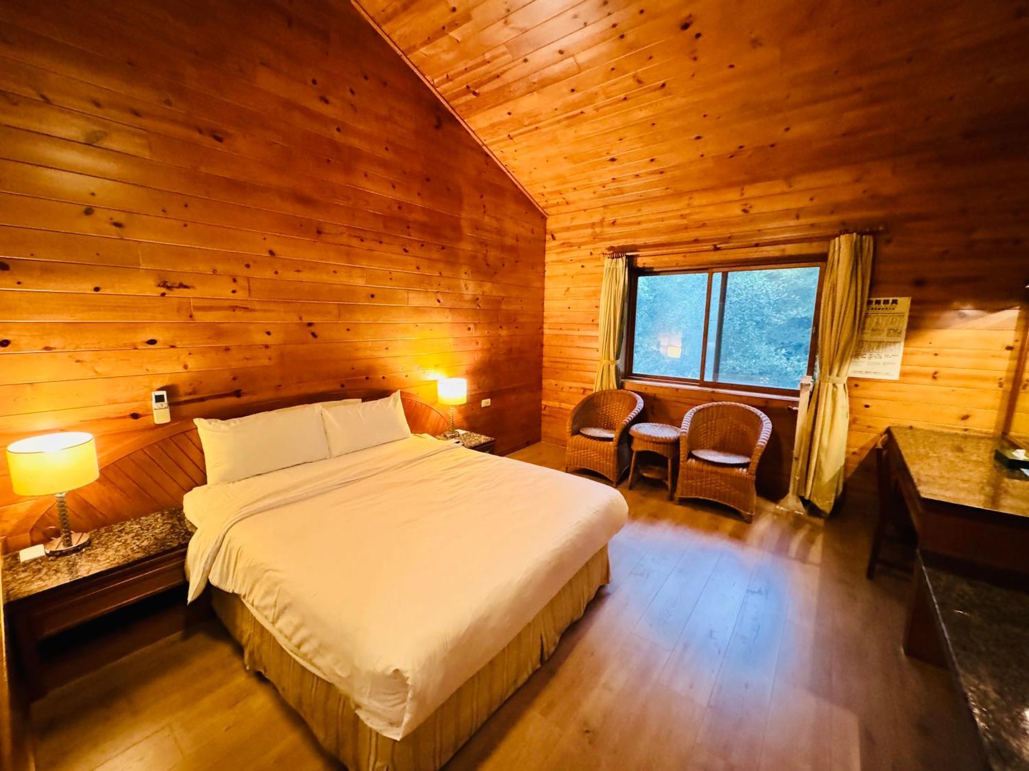 Ivy Motel Kota Chiayi Bagian luar foto