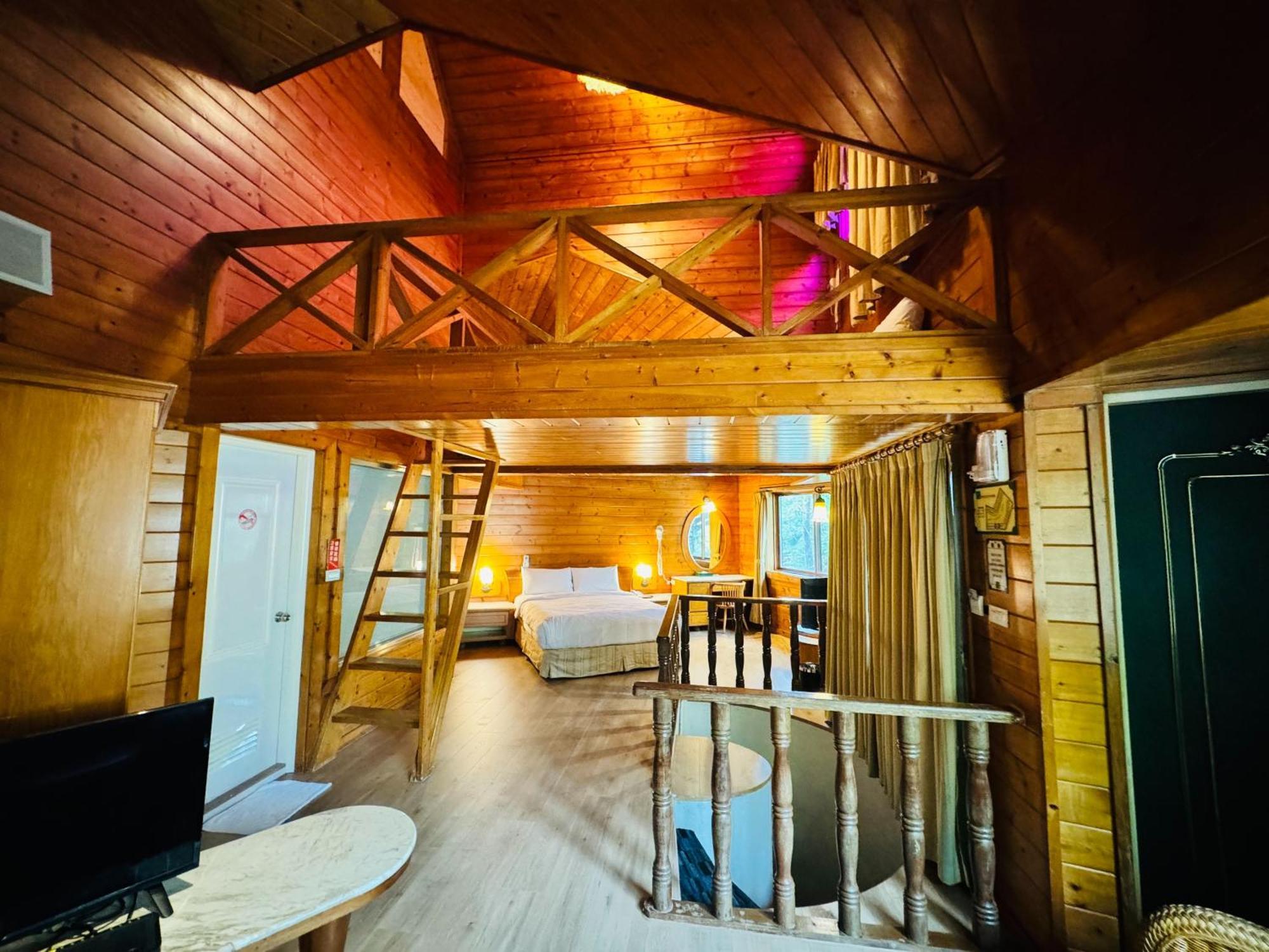 Ivy Motel Kota Chiayi Bagian luar foto
